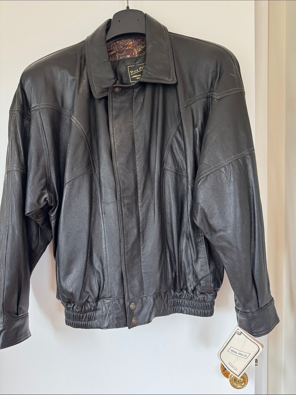 Vera Pelle Men’s Black Italian Leather Bomber Jacket. NWT. Size 46